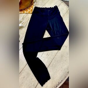 Black IVL scalloped leggings